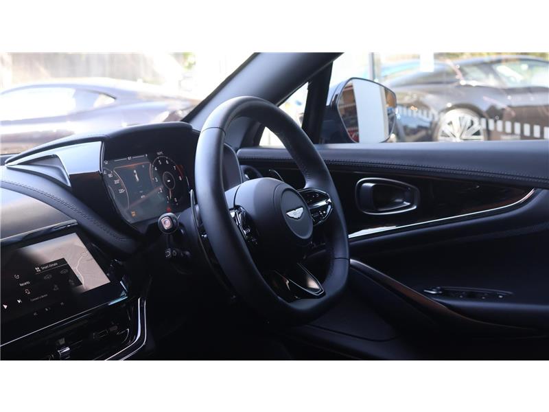 2025 Aston Martin DBX  