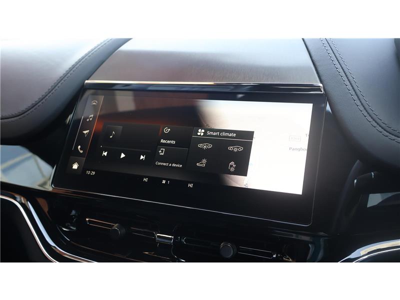 2025 Aston Martin DBX  