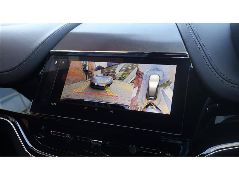 2025 Aston Martin DBX  