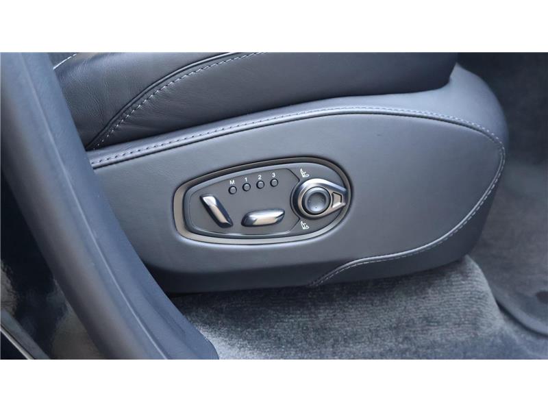 2025 Aston Martin DBX  