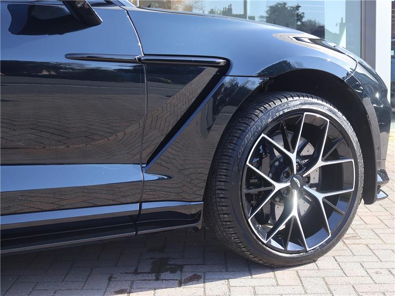 2025 Aston Martin DBX  