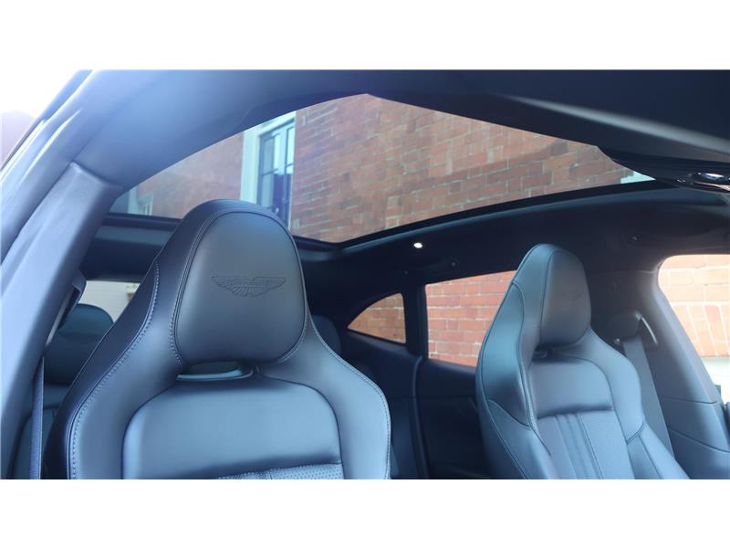 2025 Aston Martin DBX  