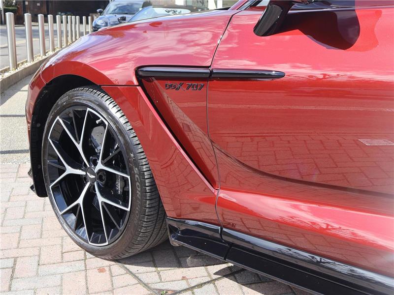 2023 Aston Martin DBX 4.0 V8 707 STD