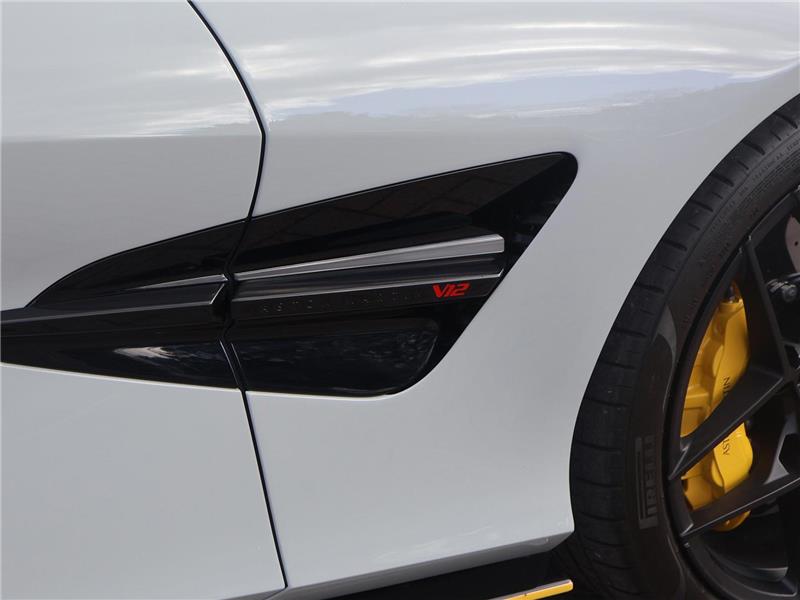 2025 Aston Martin Vanquish 5.2 V12 BiTurbo STD