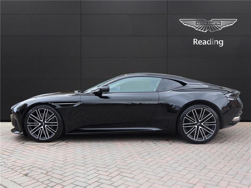 2025 Aston Martin DB12 4.0 V8 STD