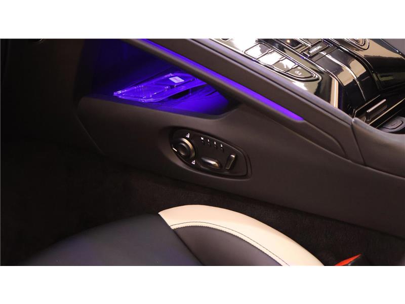 2025 Aston Martin DB12 4.0 V8 STD
