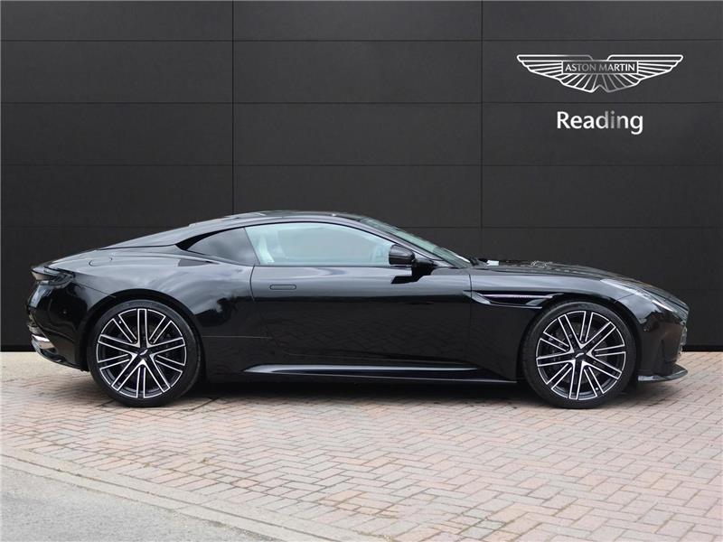 2025 Aston Martin DB12 4.0 V8 STD