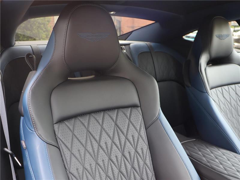 2025 Aston Martin DB12 4.0 V8