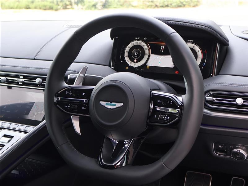 2025 Aston Martin DB12 4.0 V8