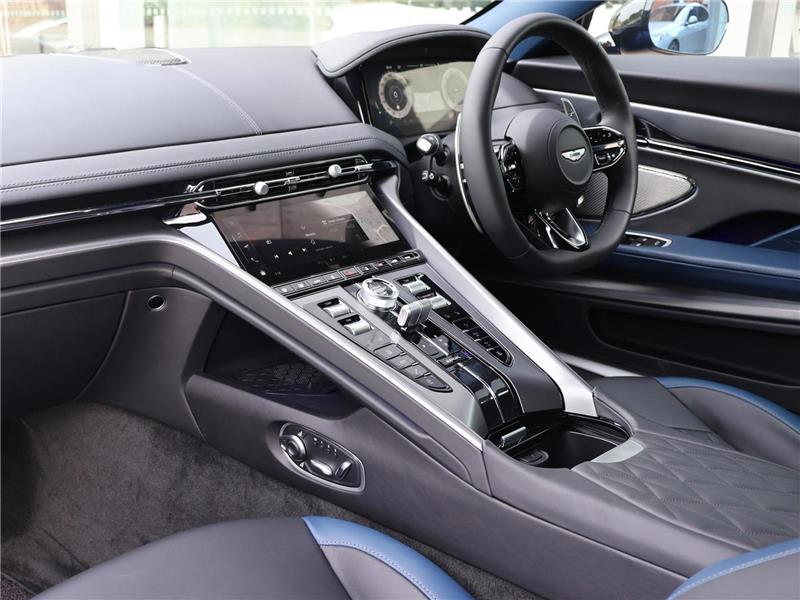 2025 Aston Martin DB12 4.0 V8