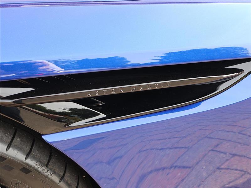 2025 Aston Martin DB12 4.0 V8