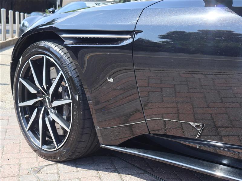 2017 Aston Martin DB11 5.2 V12
