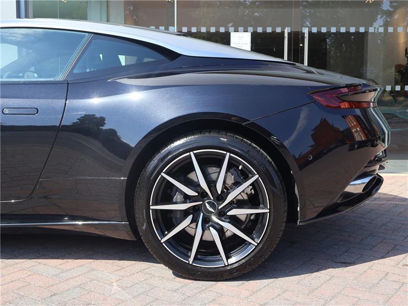 2017 Aston Martin DB11 5.2 V12