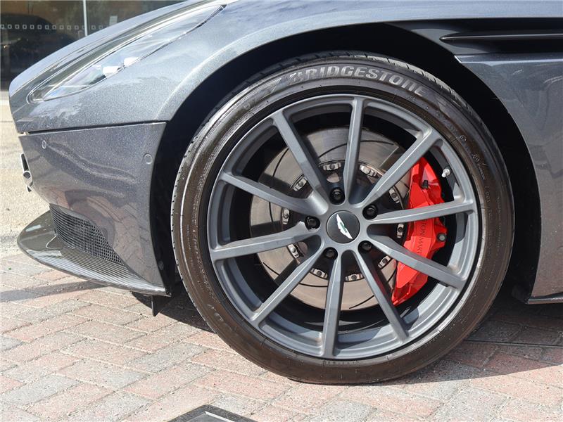 2022 Aston Martin DB11 5.2 V12 BiTurbo