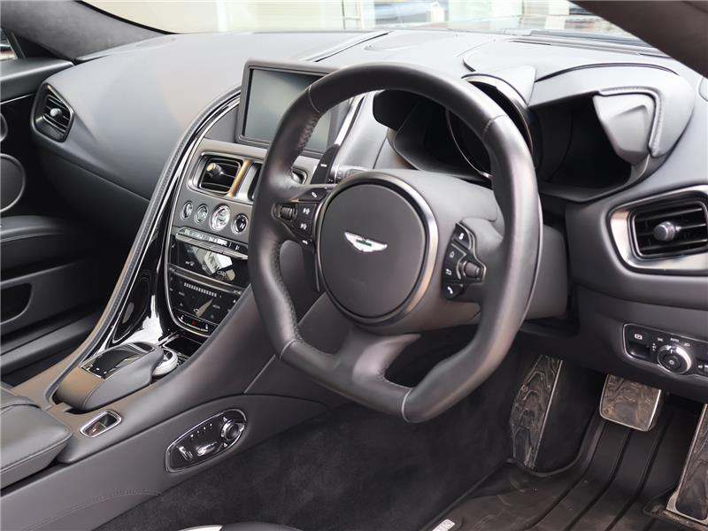 2022 Aston Martin DBS 5.2 V12 BiTurbo