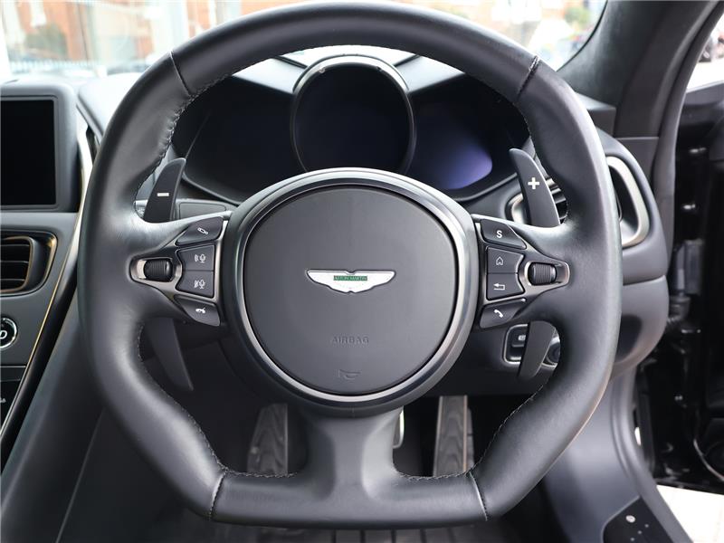 2022 Aston Martin DBS 5.2 V12 BiTurbo