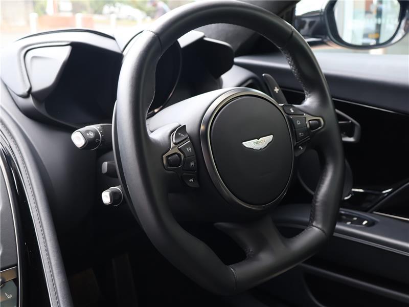 2022 Aston Martin DBS 5.2 V12 BiTurbo