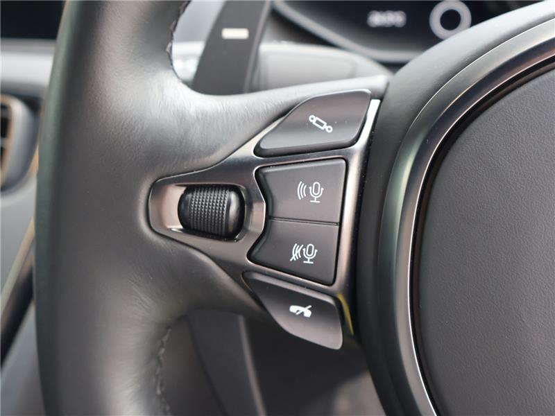 2022 Aston Martin DBS 5.2 V12 BiTurbo