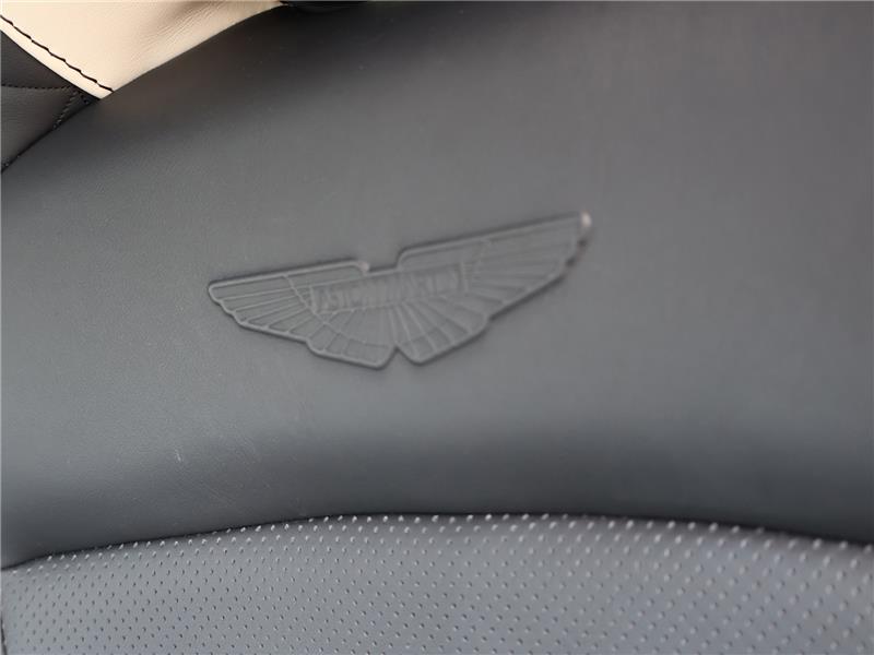 2022 Aston Martin DBS 5.2 V12 BiTurbo