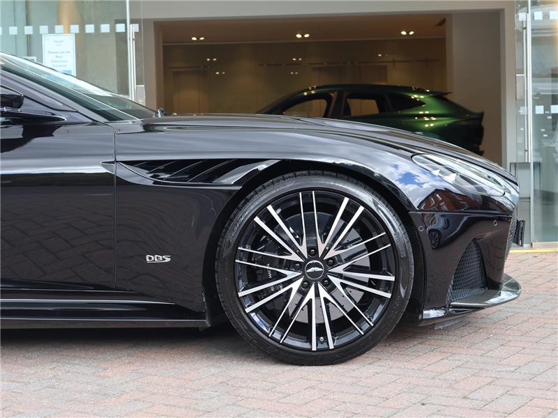 2022 Aston Martin DBS 5.2 V12 BiTurbo