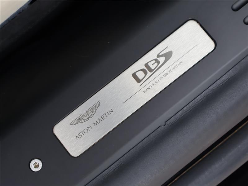 2022 Aston Martin DBS 5.2 V12 BiTurbo