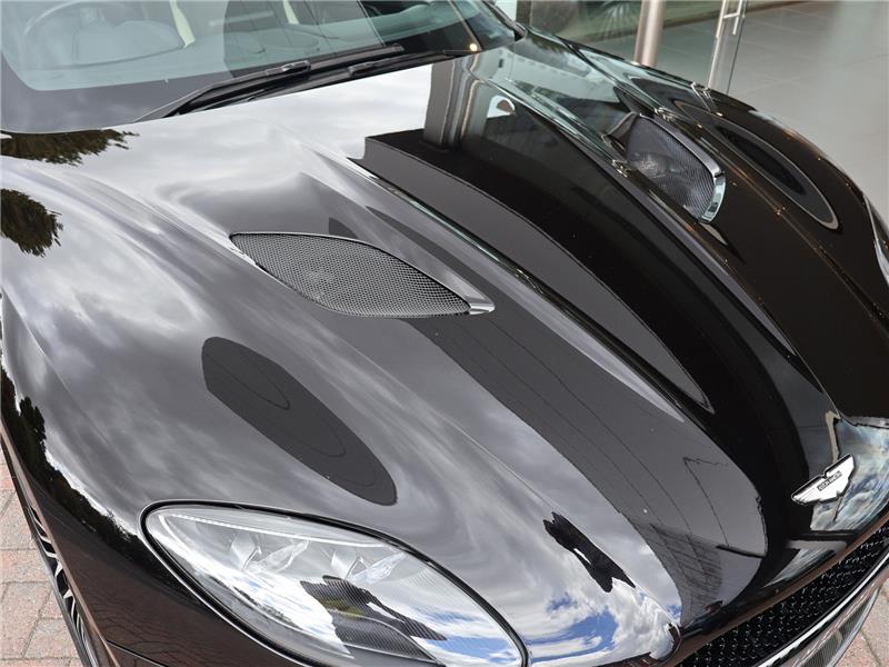 2022 Aston Martin DBS 5.2 V12 BiTurbo