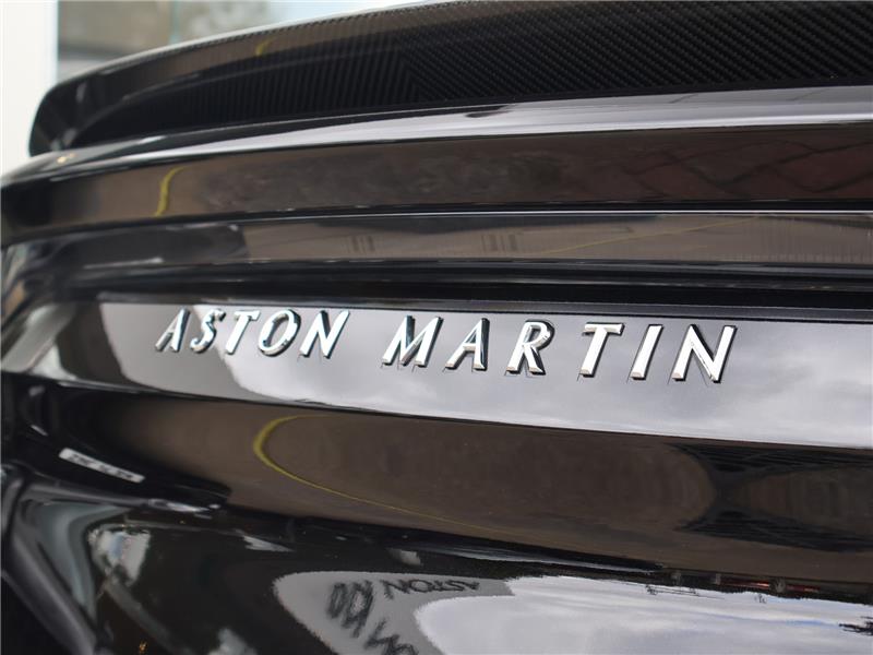 2022 Aston Martin DBS 5.2 V12 BiTurbo