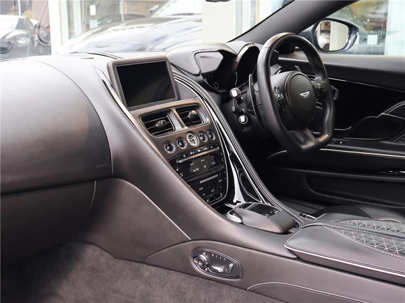 2021 Aston Martin DBS 5.2 V12 BiTurbo Superleggera 