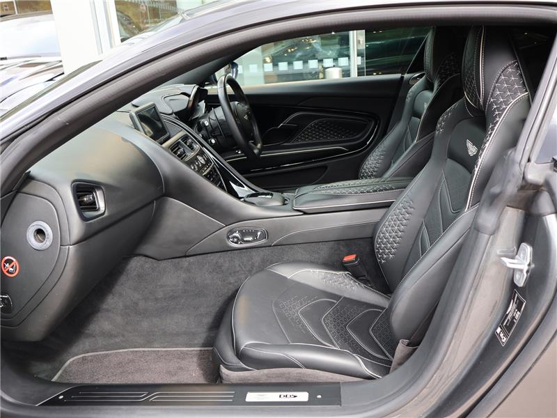 2021 Aston Martin DBS 5.2 V12 BiTurbo Superleggera 