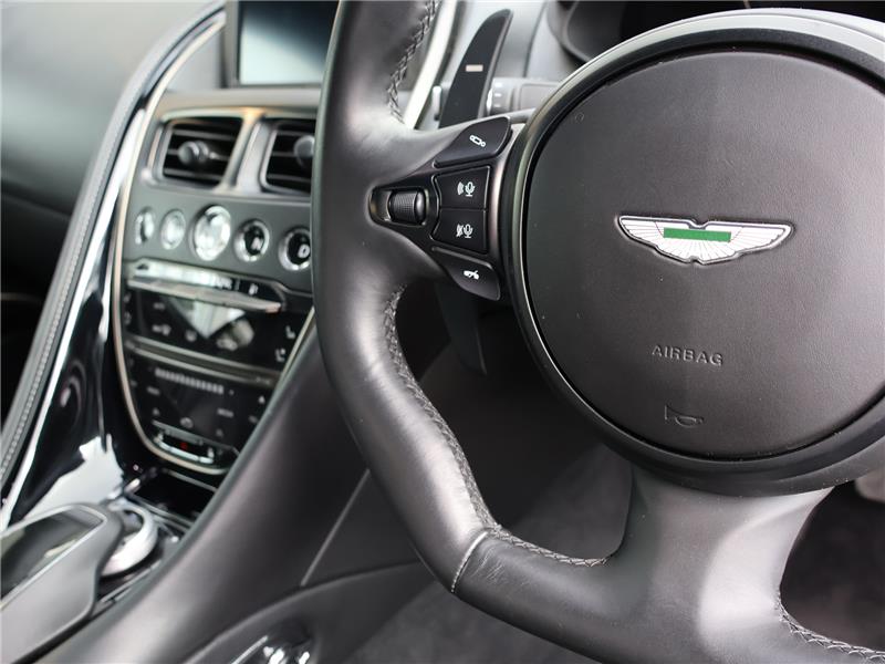2021 Aston Martin DBS 5.2 V12 BiTurbo Superleggera 