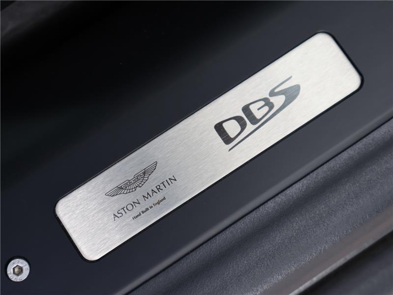 2021 Aston Martin DBS 5.2 V12 BiTurbo Superleggera 