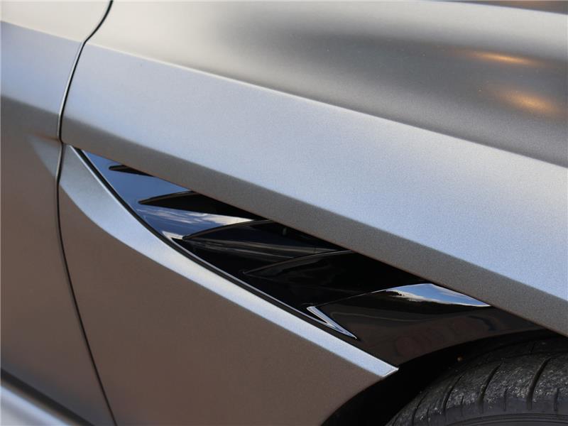 2021 Aston Martin DBS 5.2 V12 BiTurbo Superleggera 