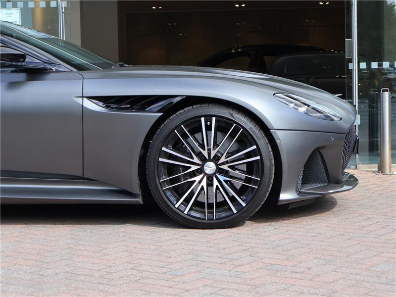 2021 Aston Martin DBS 5.2 V12 BiTurbo Superleggera 