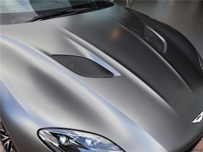 2021 Aston Martin DBS 5.2 V12 BiTurbo Superleggera 