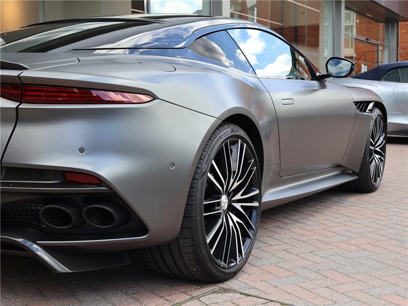 2021 Aston Martin DBS 5.2 V12 BiTurbo Superleggera 