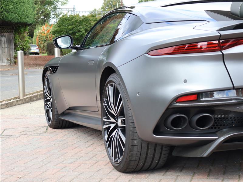 2021 Aston Martin DBS 5.2 V12 BiTurbo Superleggera 