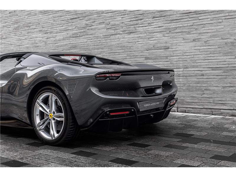 2024 Ferrari 296 GTS