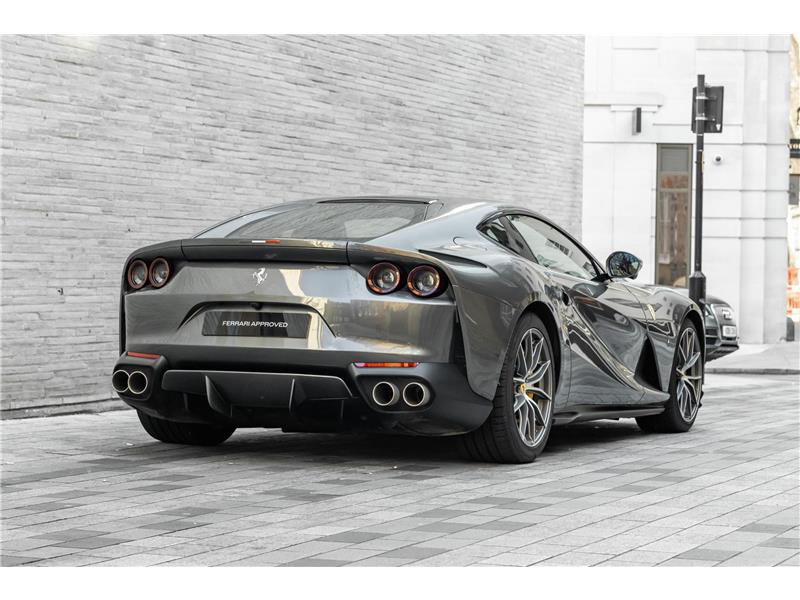 2020 Ferrari 812 Superfast  