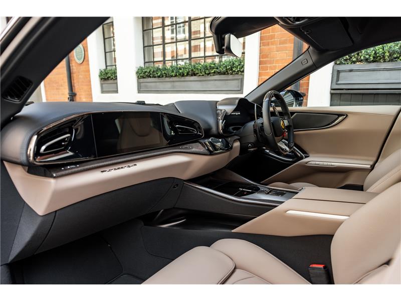 2023 Ferrari Purosangue 6.5 V12 STD