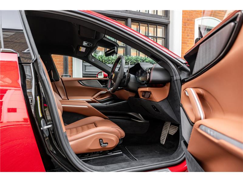 2025 Ferrari Purosangue 6.5 V12 STD