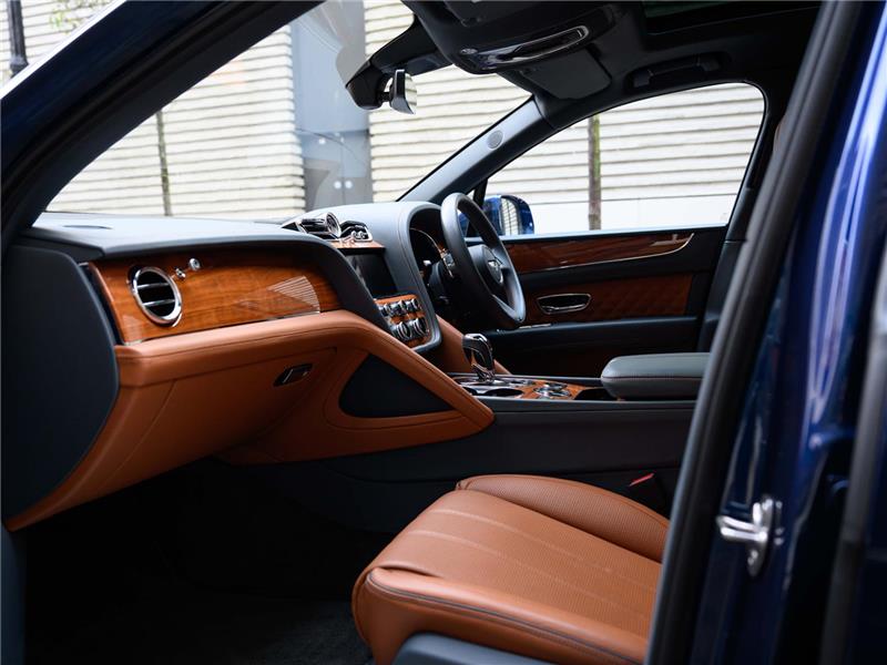 2022 Bentley Bentayga V6 Hybrid