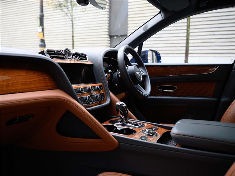 2022 Bentley Bentayga V6 Hybrid