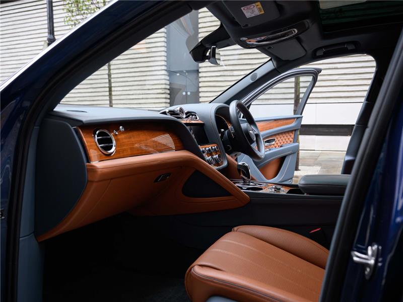 2022 Bentley Bentayga V6 Hybrid