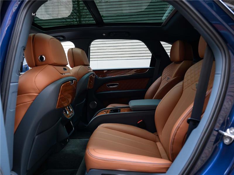 2022 Bentley Bentayga V6 Hybrid