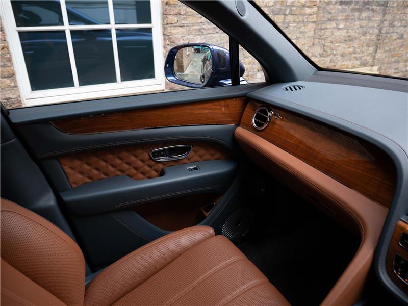 2022 Bentley Bentayga V6 Hybrid