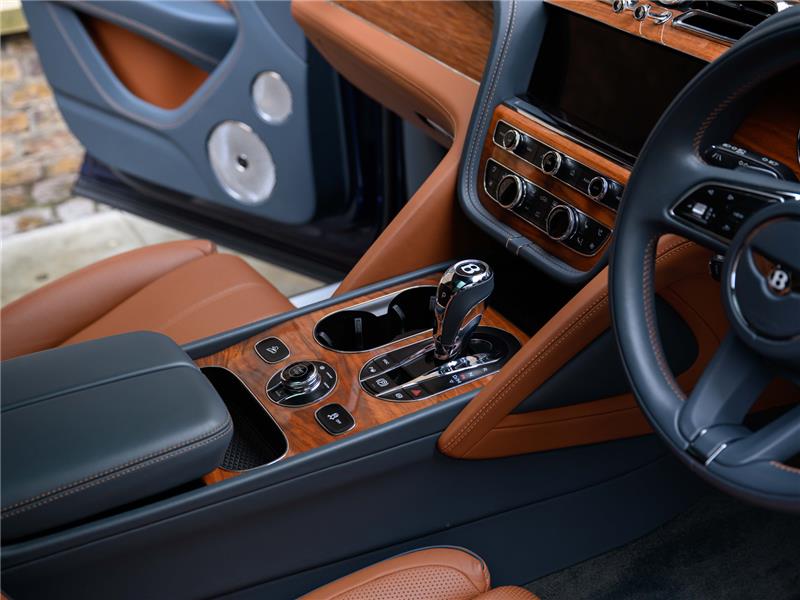 2022 Bentley Bentayga V6 Hybrid