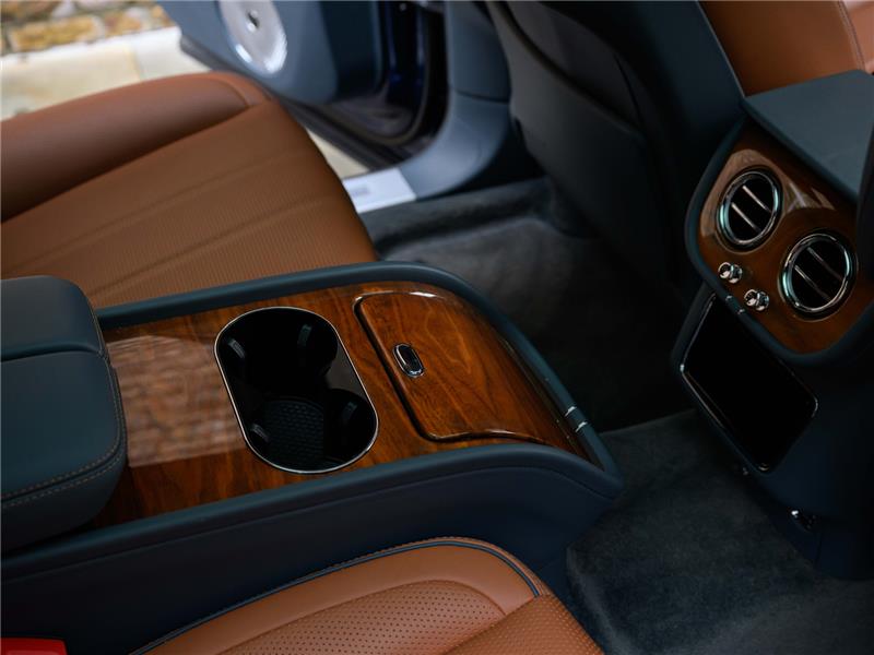 2022 Bentley Bentayga V6 Hybrid