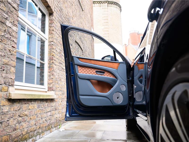 2022 Bentley Bentayga V6 Hybrid