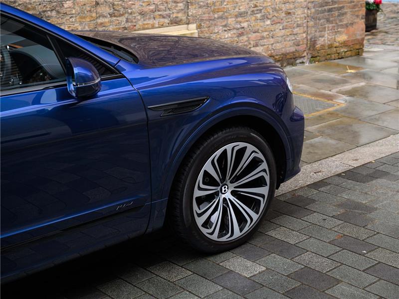 2022 Bentley Bentayga V6 Hybrid