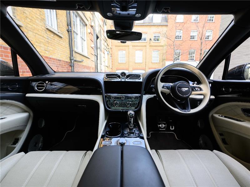 2024 Bentley Bentayga V8 Azure EWB First Edition